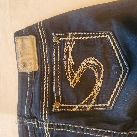 Silver Jeans Frances Flared Leg Sz. 28x33 Jeans - Picture 2 of 16